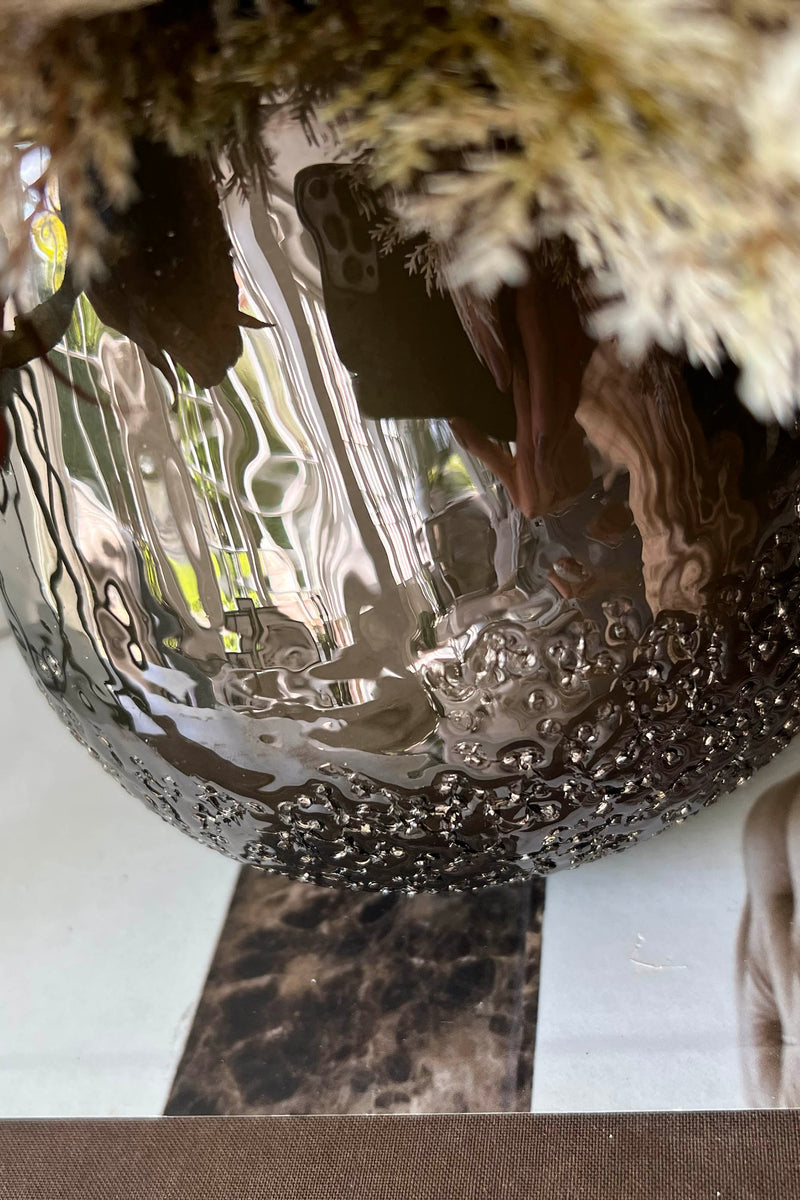 Russet Roses and Pampas in a Bronze Glass Vase – RTfact Flowers