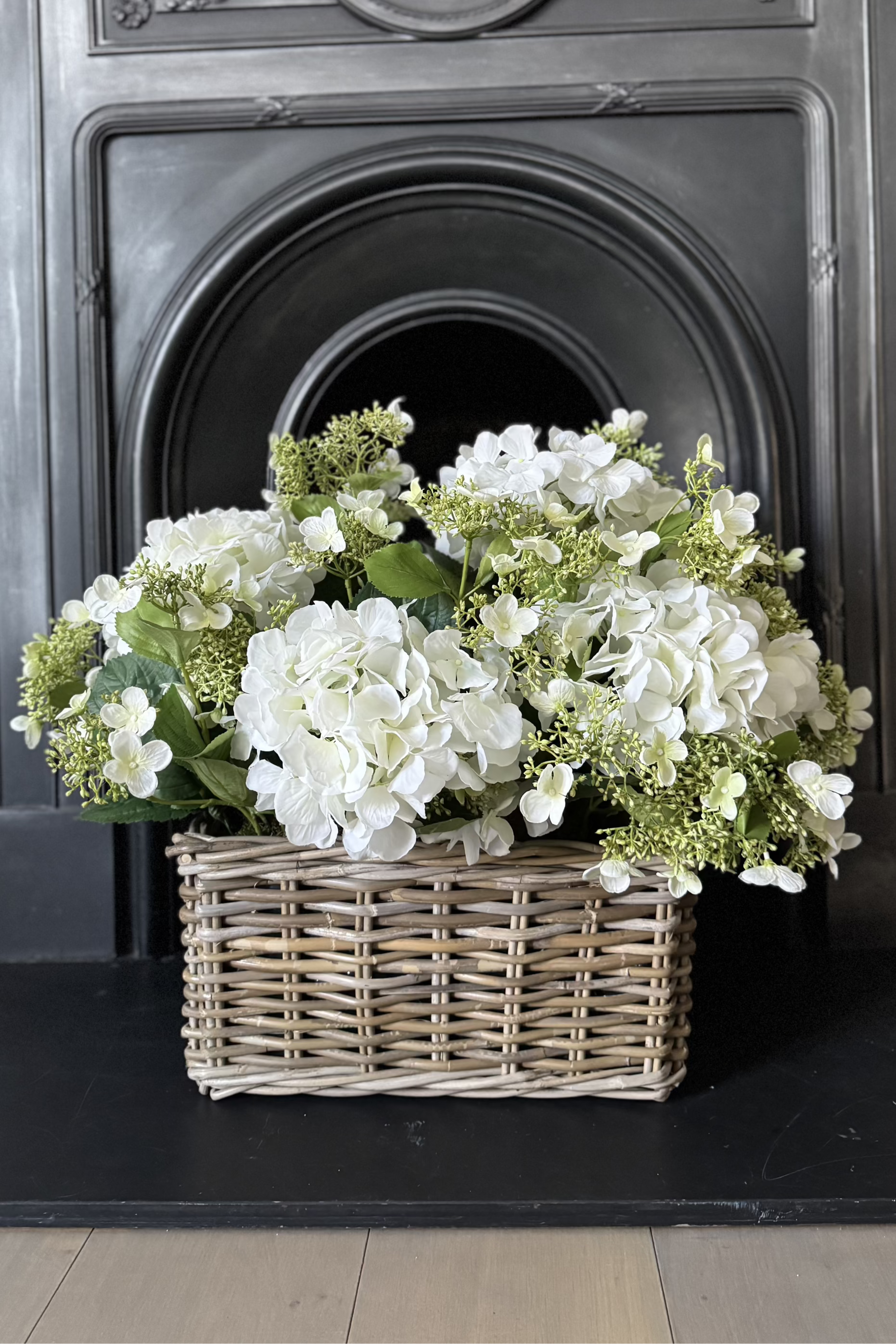 Hydrangea in a Basket RTfact Flowers 