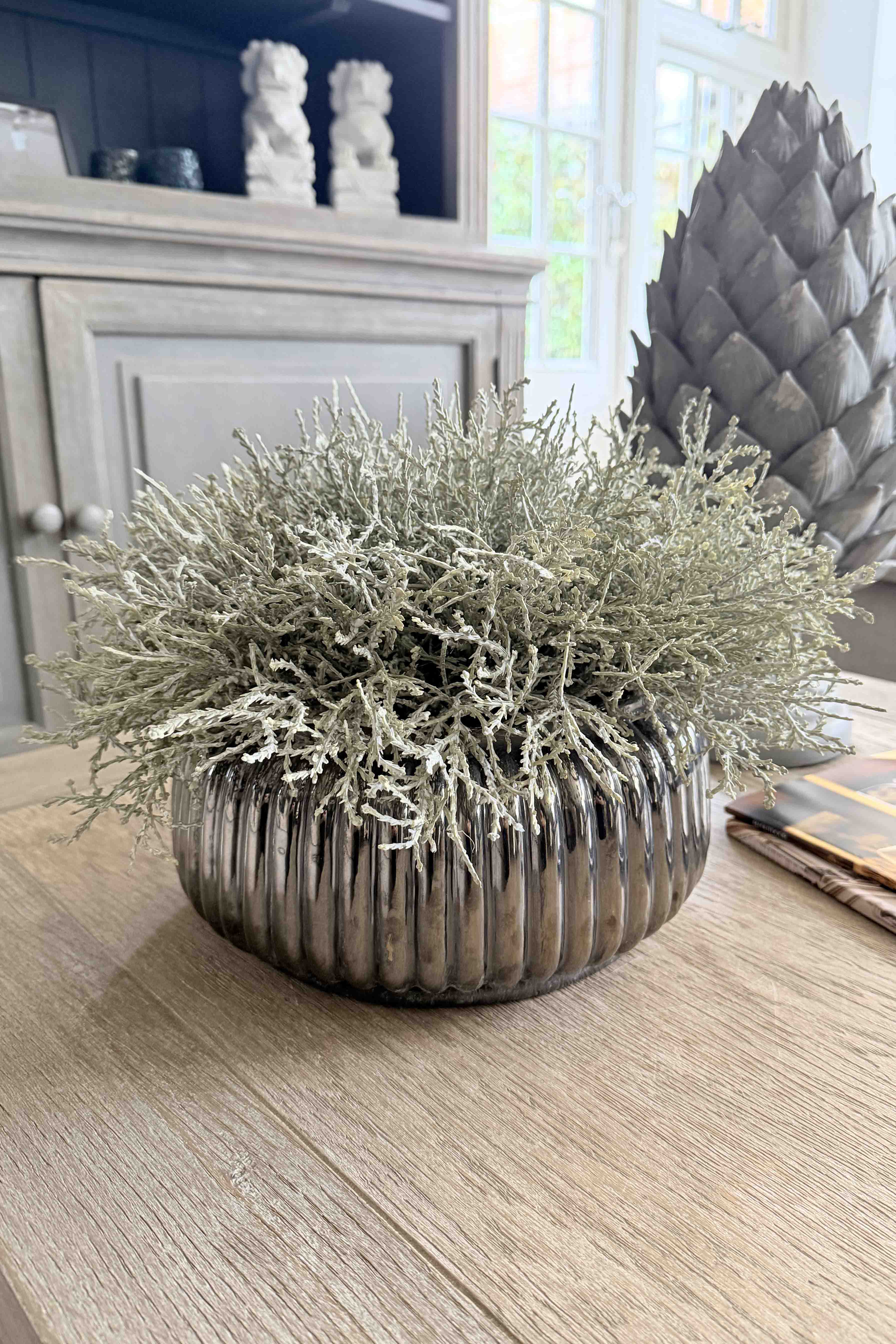 Curly Grass in a Ribbed Pewter/Bronze Bowl RTfact Flowers 