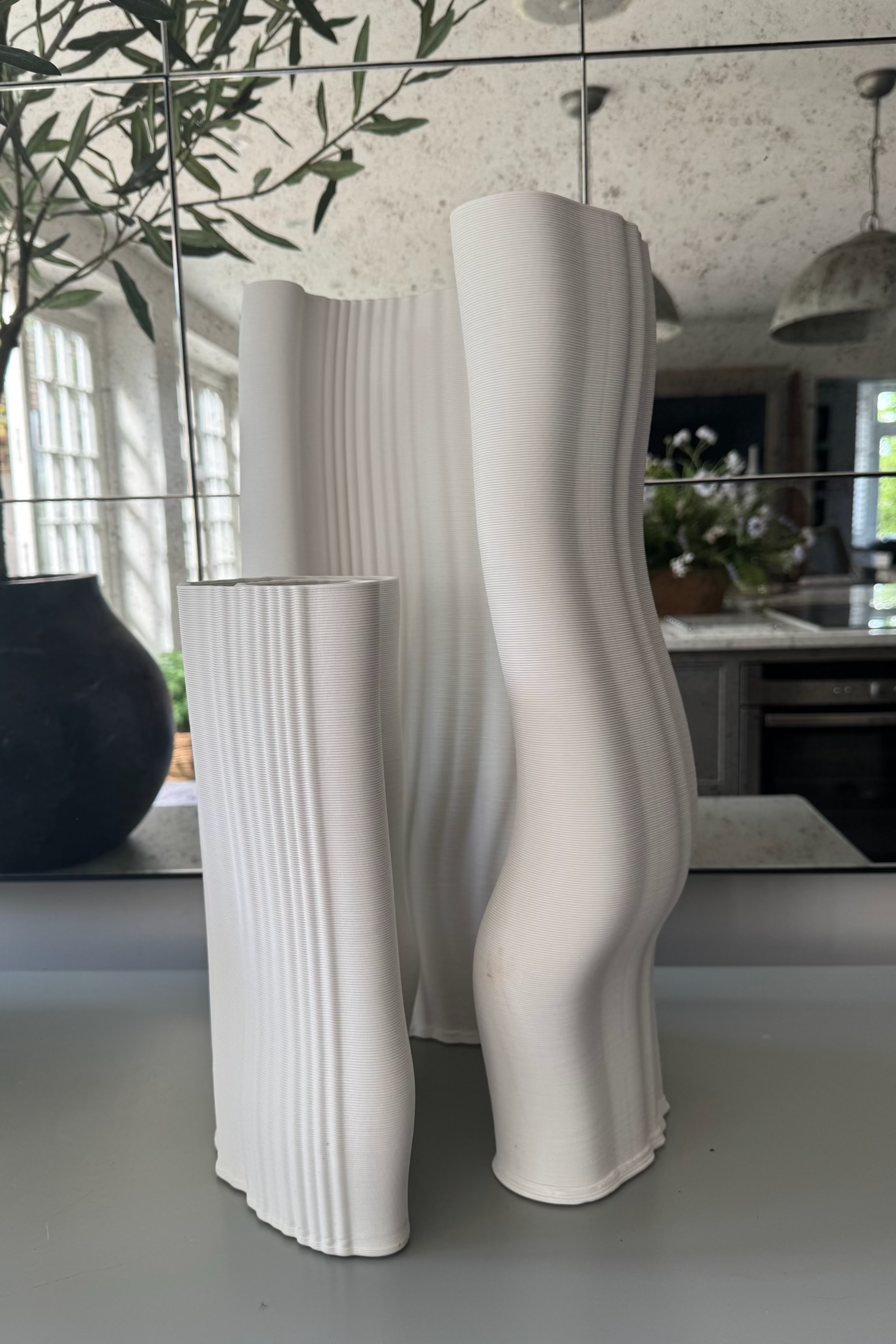 White Ceramic 'Half Moon' Vase - Tall RTfact Flowers 