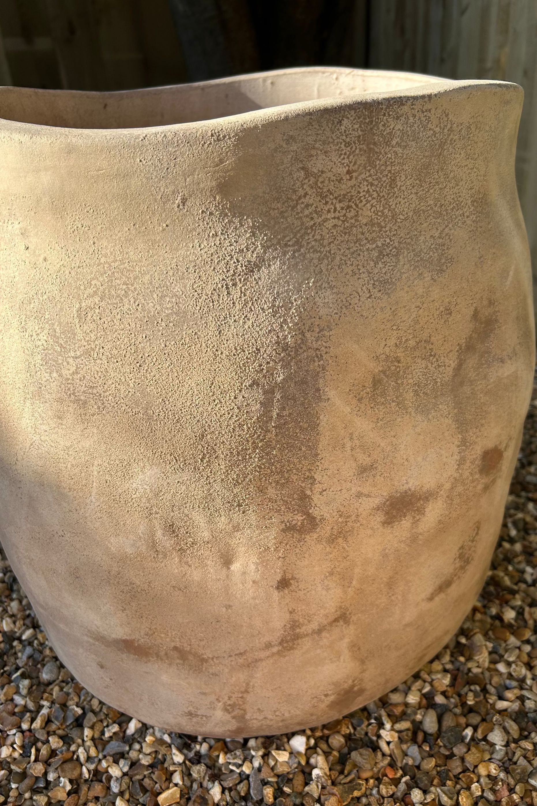 'Wavy Top' Terracotta Pot RTfact Flowers 