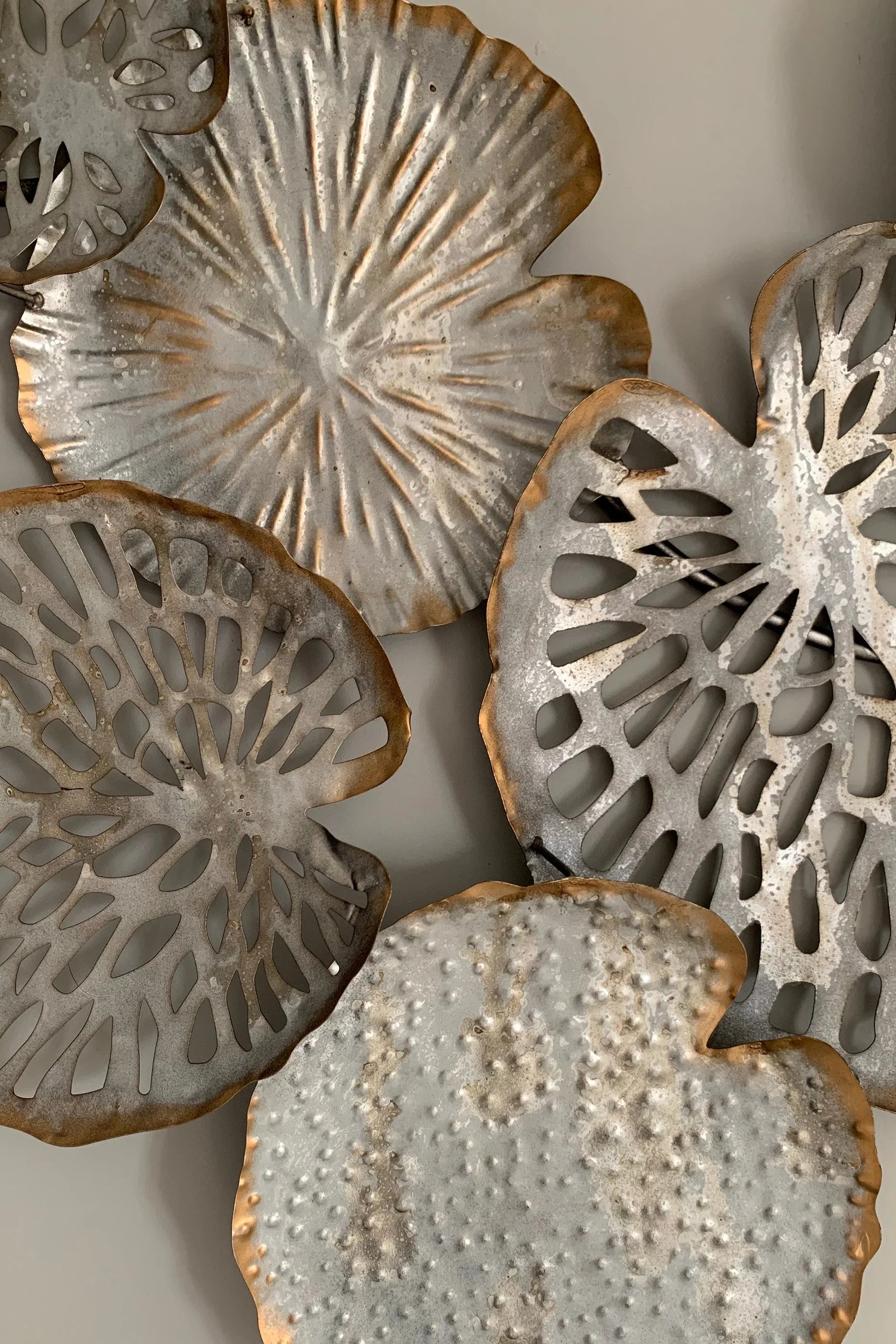 Metal Lilypad Art RTfact Flowers 