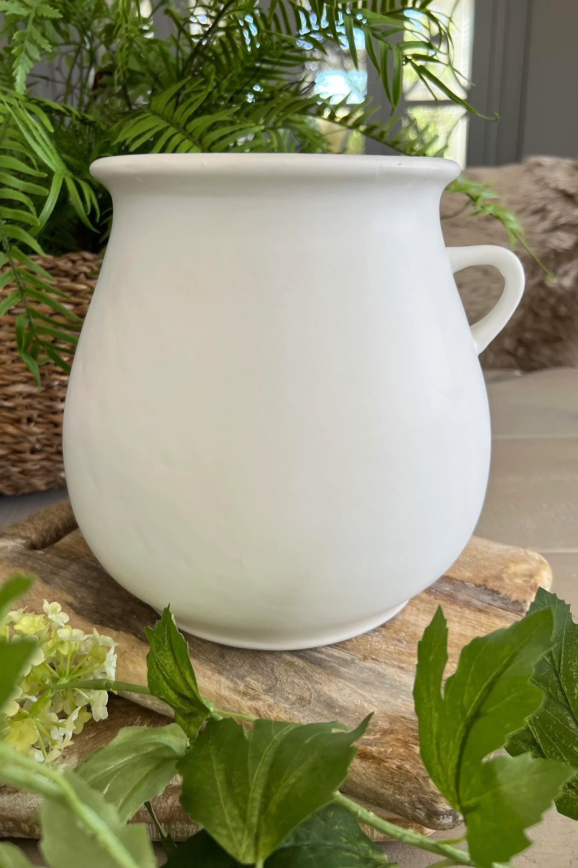 White Decorative Jugs ( Set of 2) RTfact Flowers 