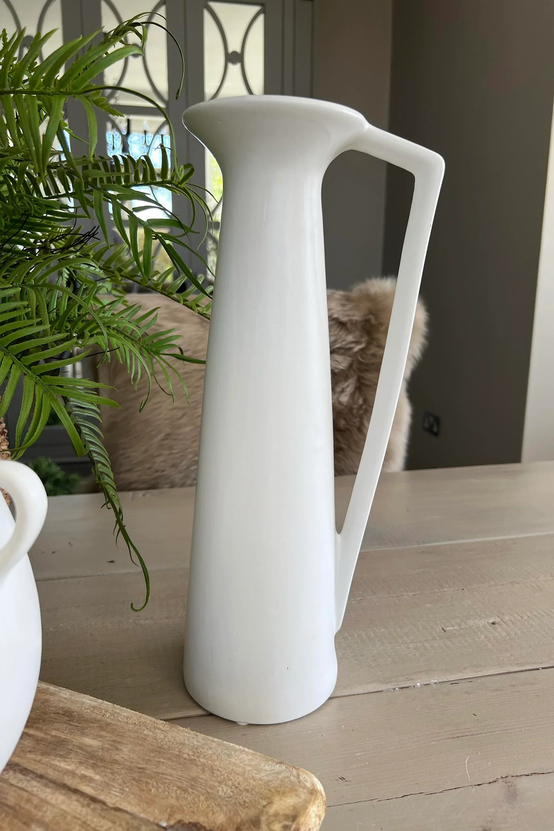 White Decorative Jugs ( Set of 2) RTfact Flowers 