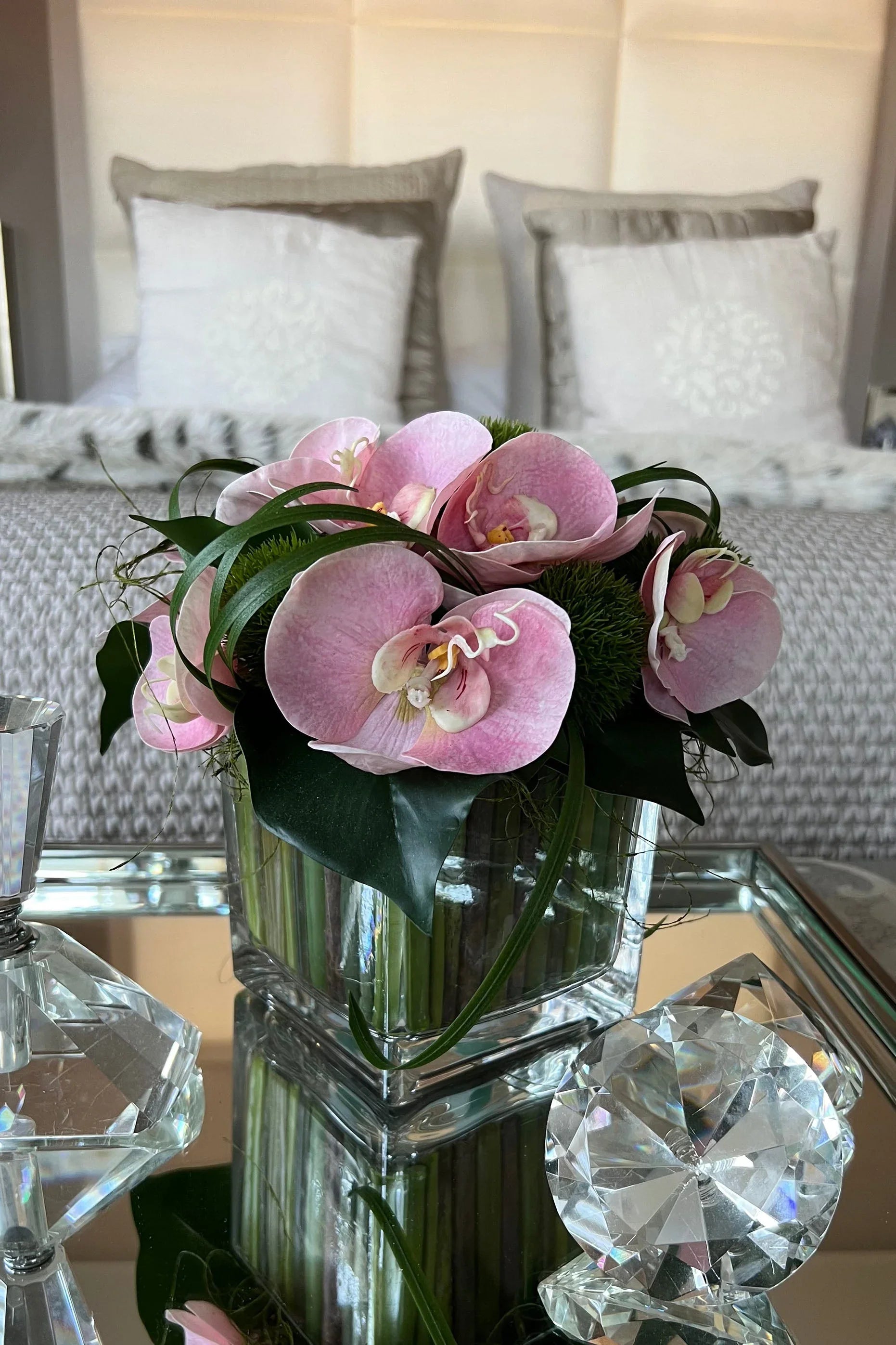 Vanda Orchid with Dianthus in a Stem Lined Cube (Pink) RTfact Flowers 