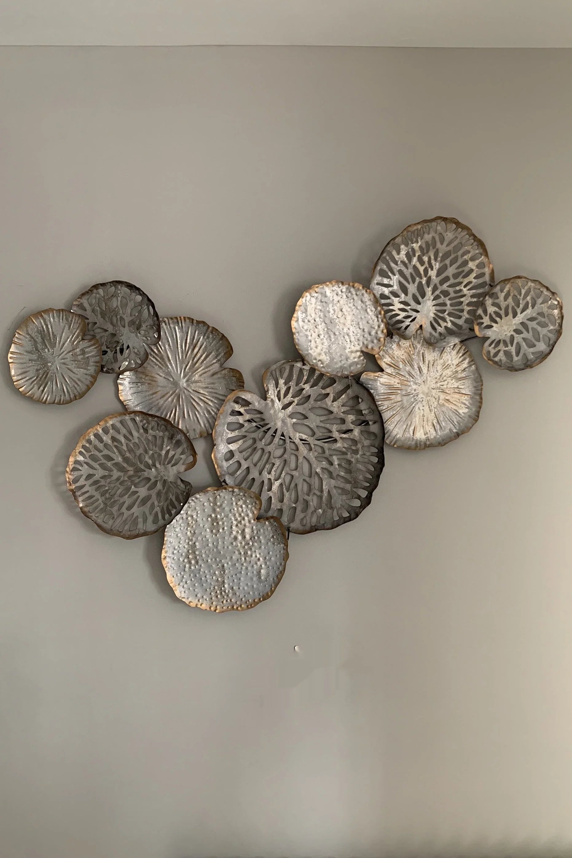 Metal Lilypad Art RTfact Flowers 